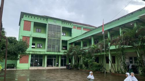 GEDUNG BERTINGKAT DAN MEWAH